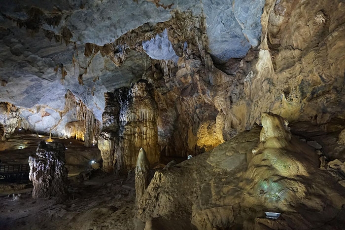 Phong Nha Caves, Ke Bang National Park and DMZ Tour